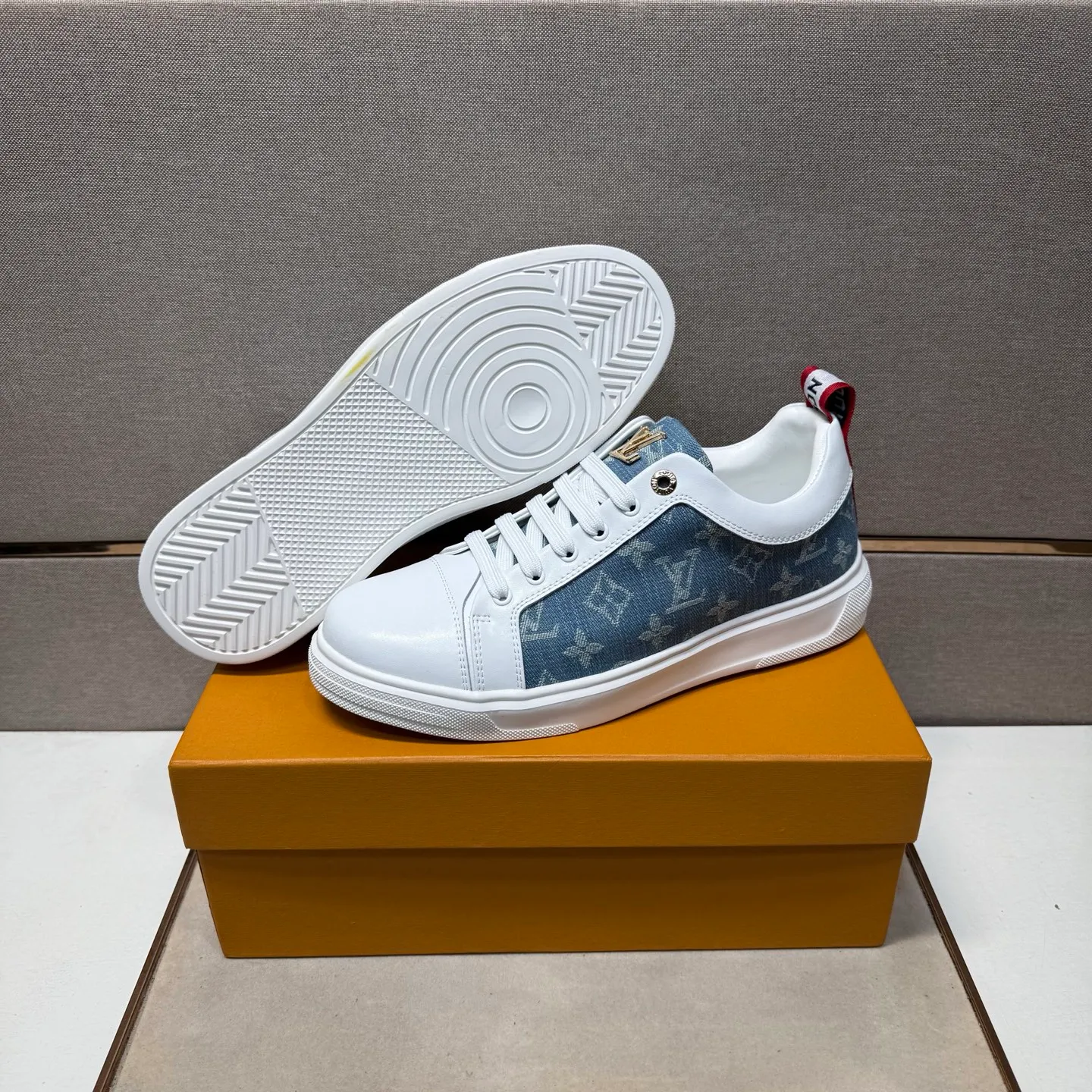 ⬛️Men's shoes 💰p400 [LV～] Men's casual shoes 2025z cabinet sales simultaneously 🔶Size: 38-44#️⃣ 🔷3 colors🔜The upper is made of multi-material splicing ➕Genuine leather lining, comfortable and breathable, sole: original comfortable and wear-resistant outsole, ⚠️real thing📱photographed🎬real thing is better📢📢📢